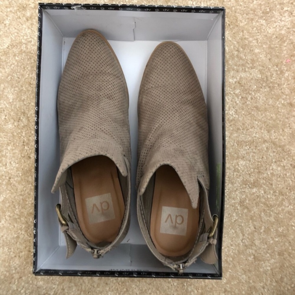 DV by Dolce Vita Taupe Sam perforated booties - Picture 4 of 6